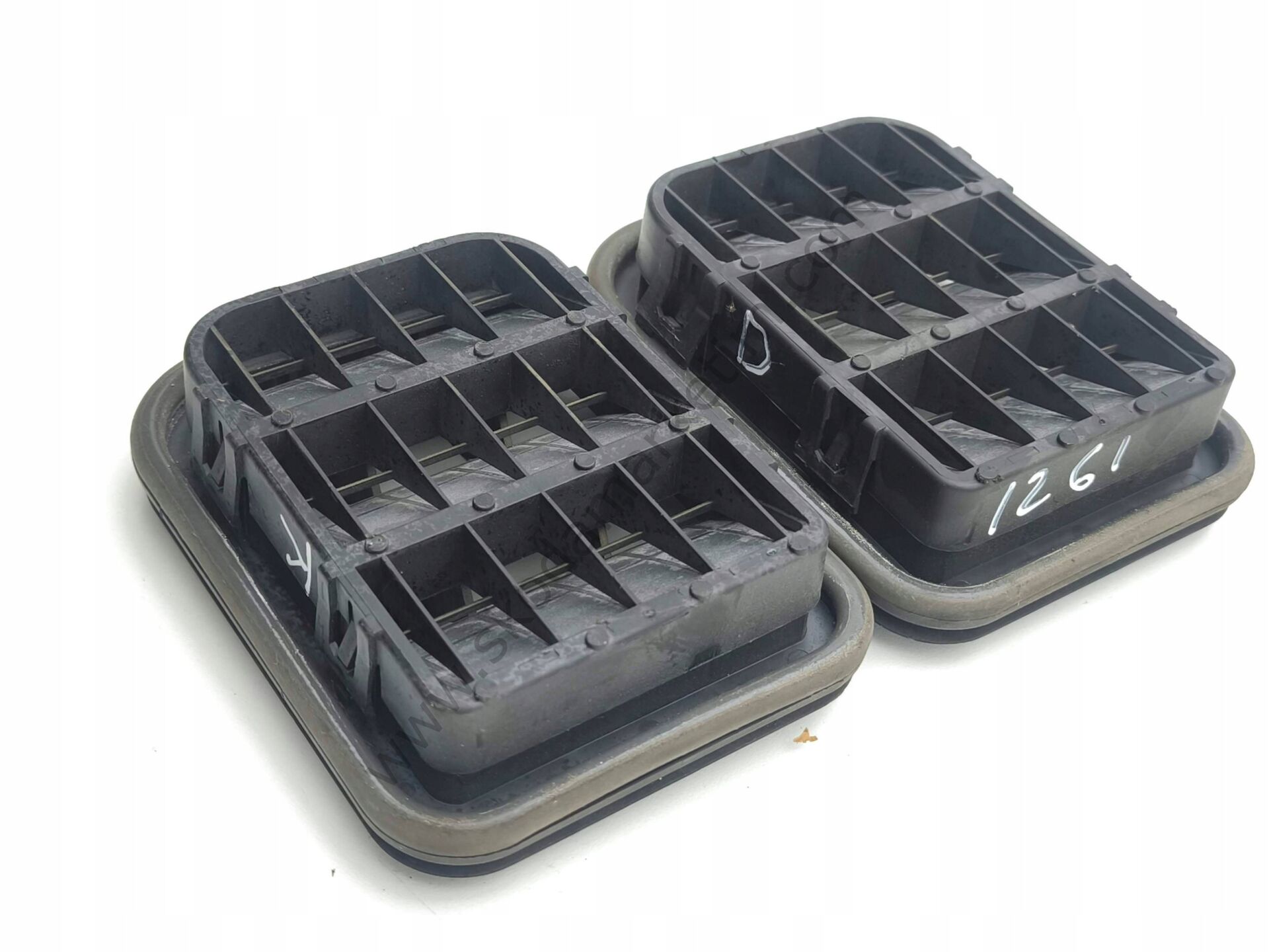 Arka Havalandırma Çamurluk Jetta 99>05 | 1H0819465E—VW