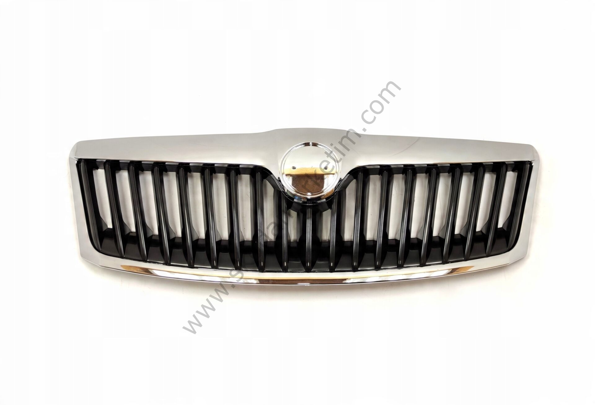 Ön Panjur Orta Çerçeveli Krom Octavia 04>08 | 1Z0853668B41 — Skoda
